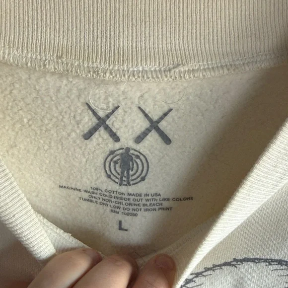 Uniqlo KAWS White Graphic Crewneck Sweater - Picture 2 of 2